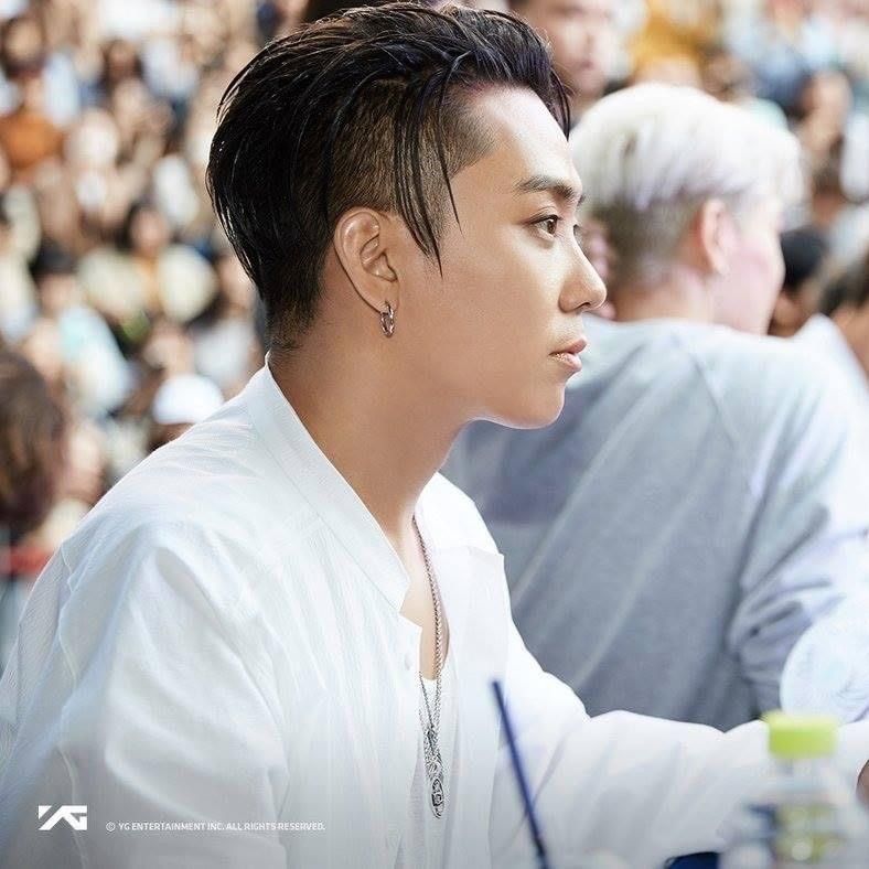 Behind-the-scenes cut of Eun Jiwon (SECHSKIES)