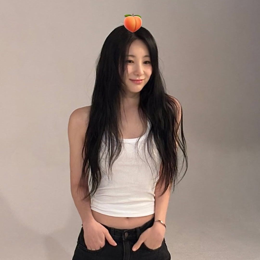 Recent activity shot of Lee Chaeyeon