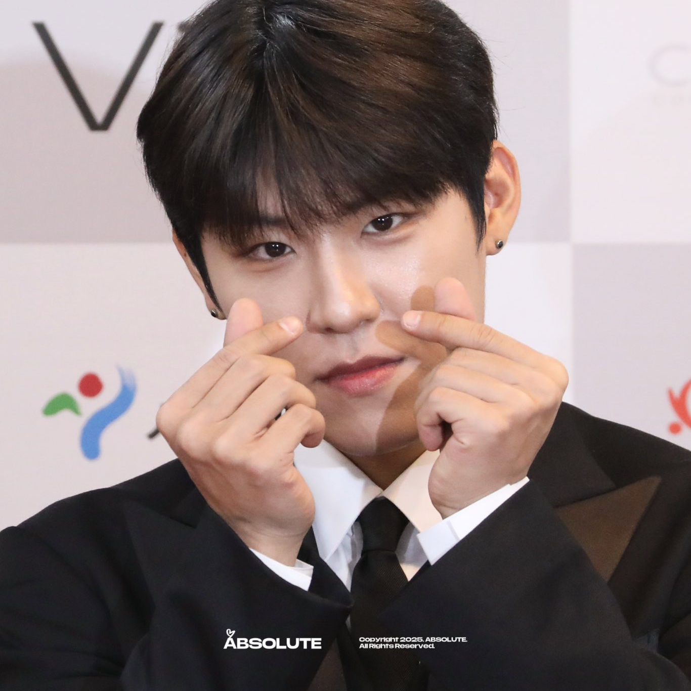 A moment captured by Park Woojin (AB6IX)'s fan