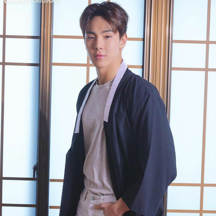 Behind-the-scenes cut of Shownu (MONSTA X)