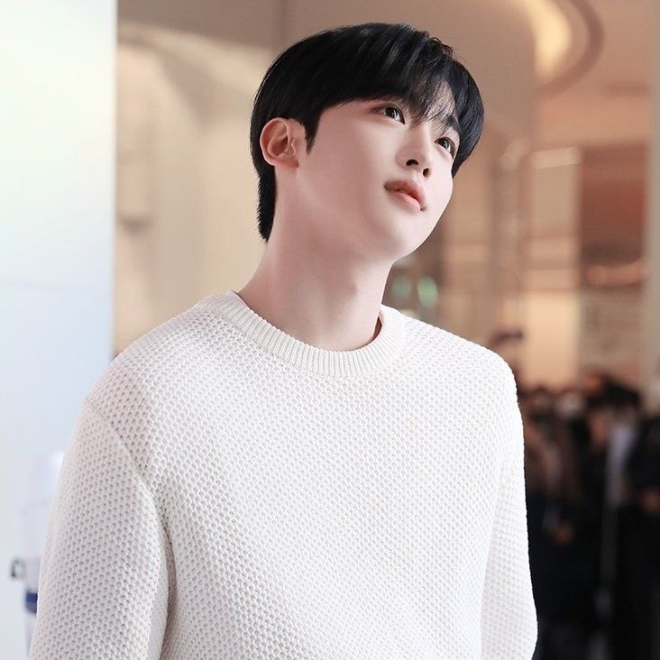 Behind-the-scenes cut of Kim Yohan (WEi)