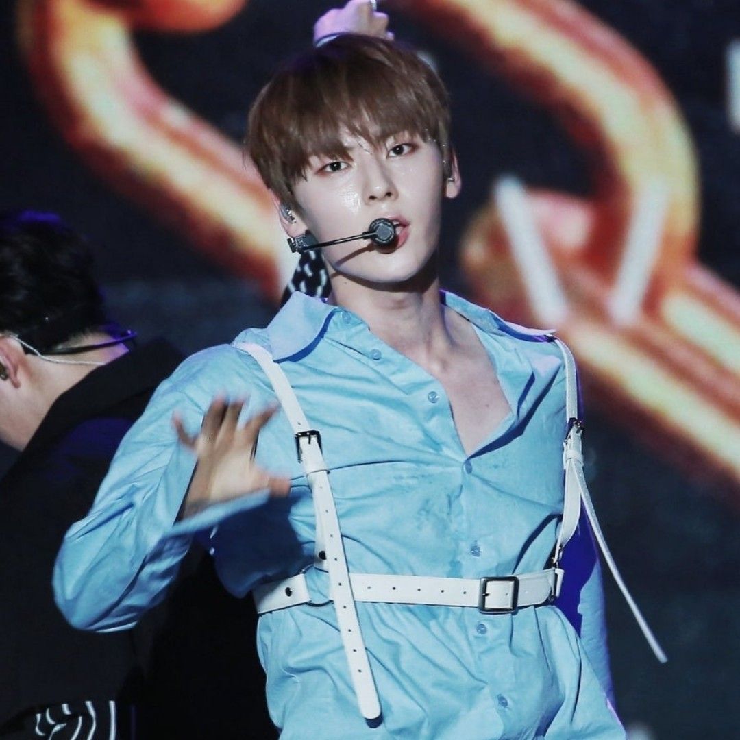 Behind-the-scenes cut of Hwang Minhyun