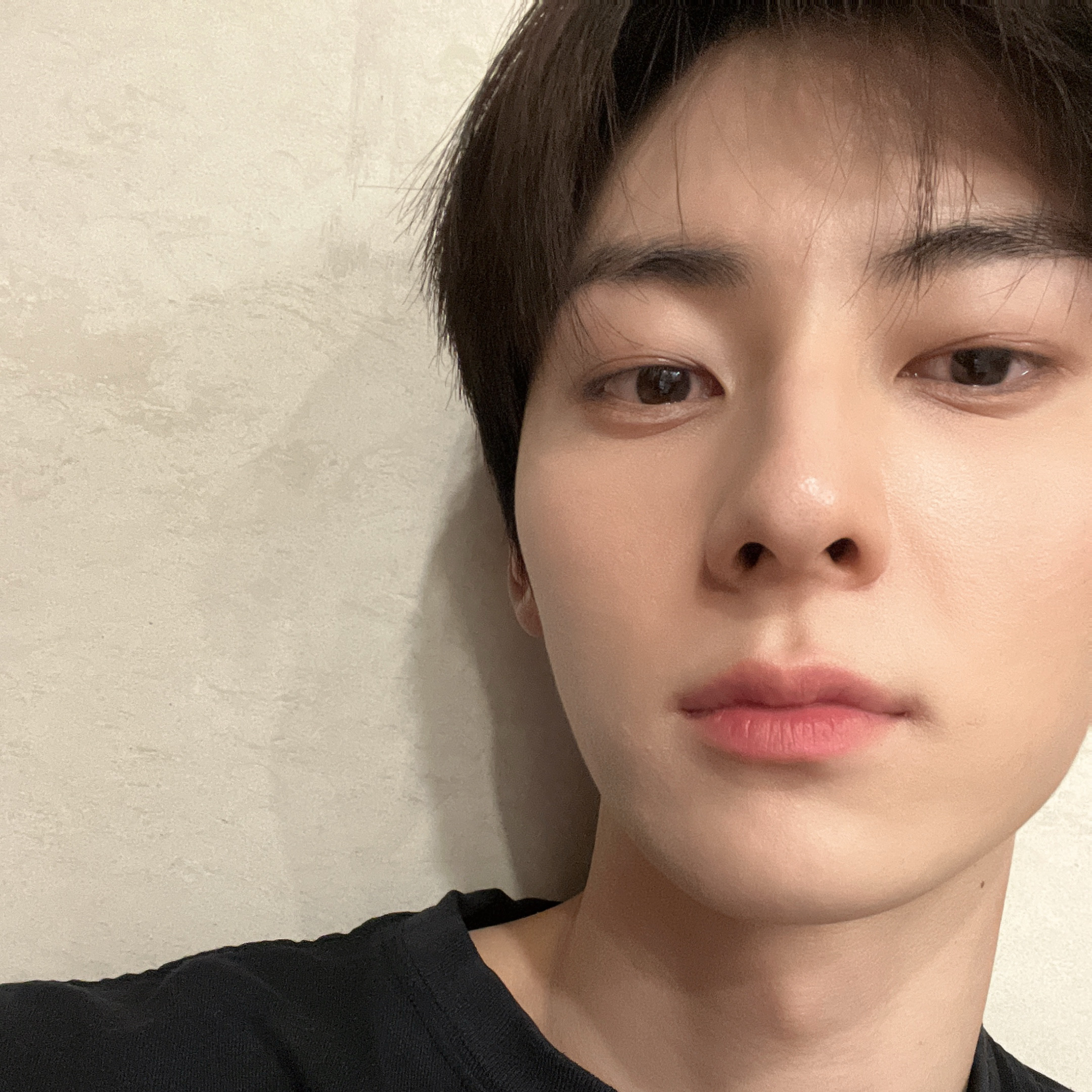 A moment captured by Hwang Minhyun's fan