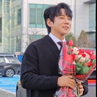 Latest photo of Hwang Chiyeol