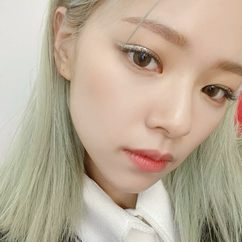 Latest photo of Jeongyeon (TWICE)