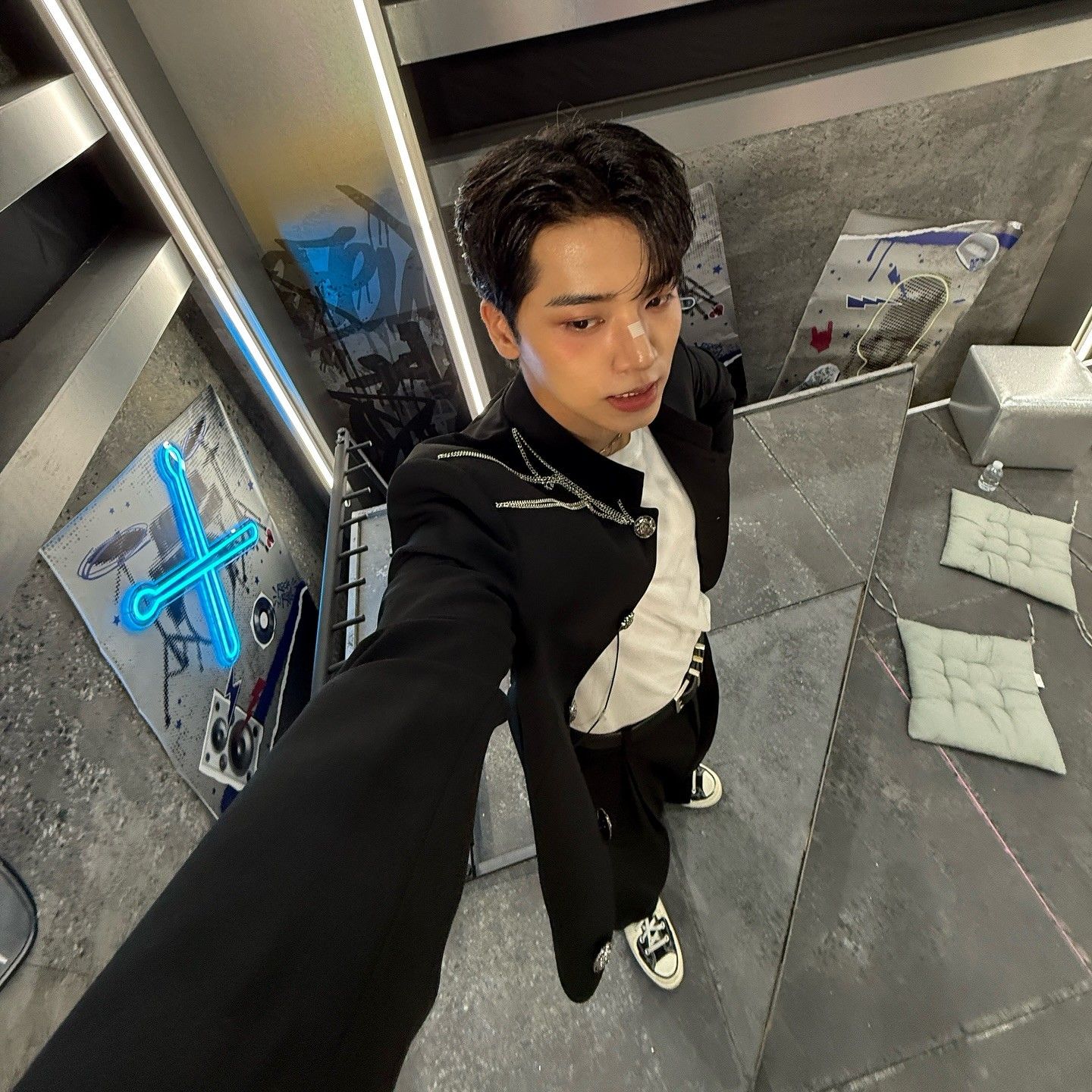 Foto aktivitas terbaru HYUK (OMEGA X)