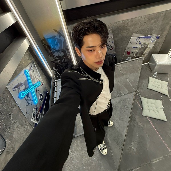 Signature photo of HYUK (OMEGA X) capturing their charm