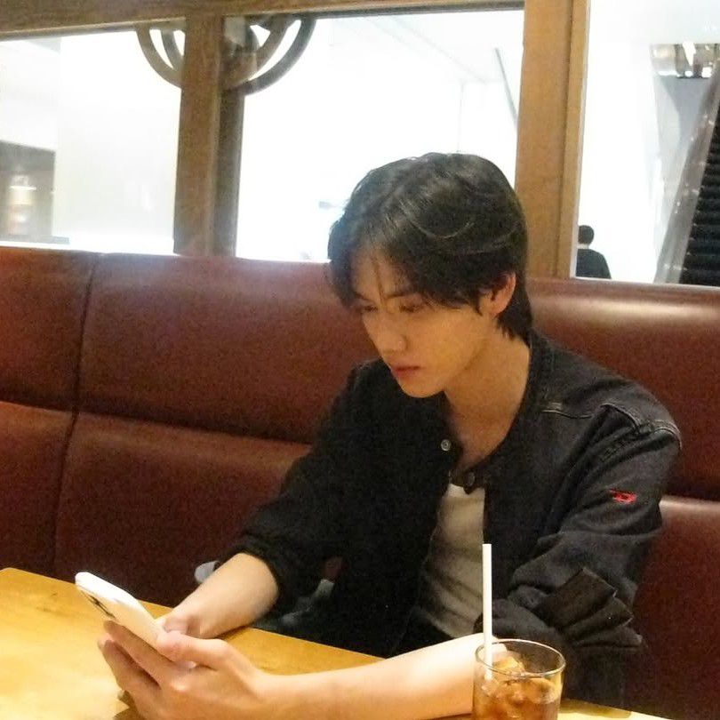 Behind-the-scenes cut of Minhee (CRAVITY)