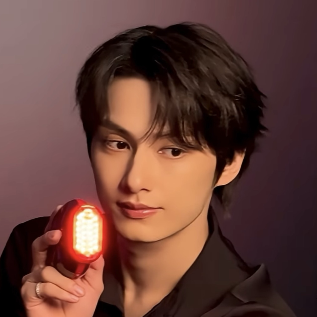 Recent activity shot of Jun (SEVENTEEN)