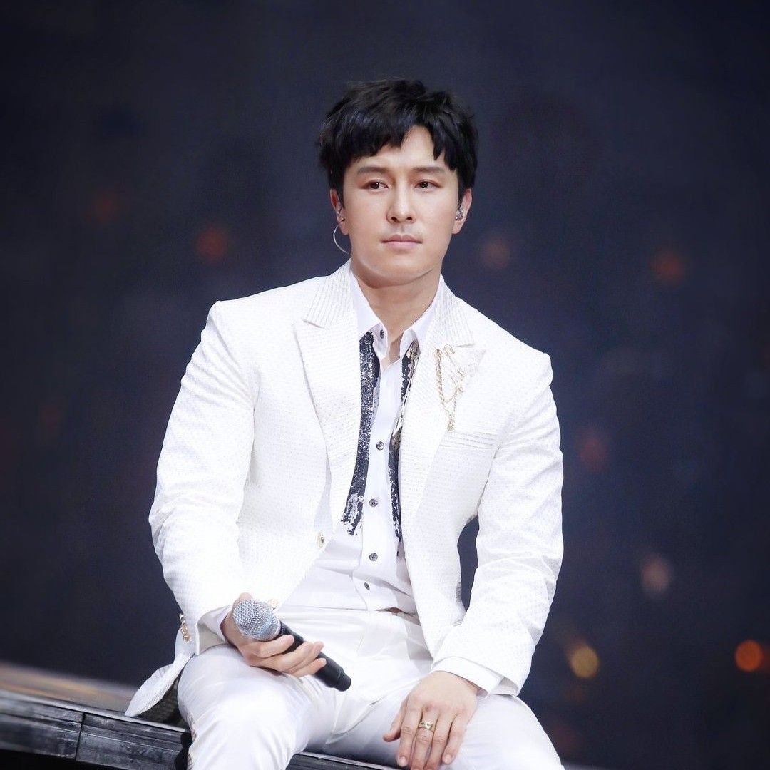 Recent activity shot of Kim Dongwan (SHINHWA)