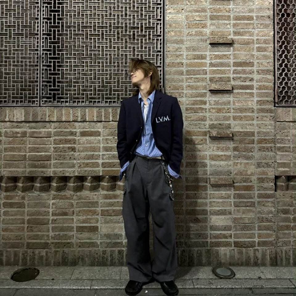 Behind-the-scenes cut of The 8 (SEVENTEEN)