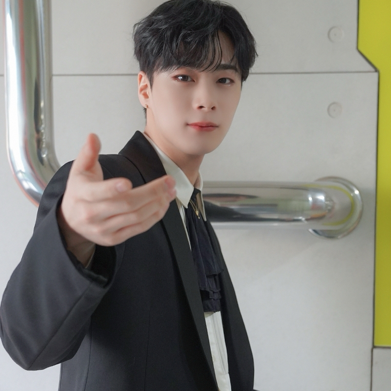 Behind-the-scenes cut of Moonbin (ASTRO)