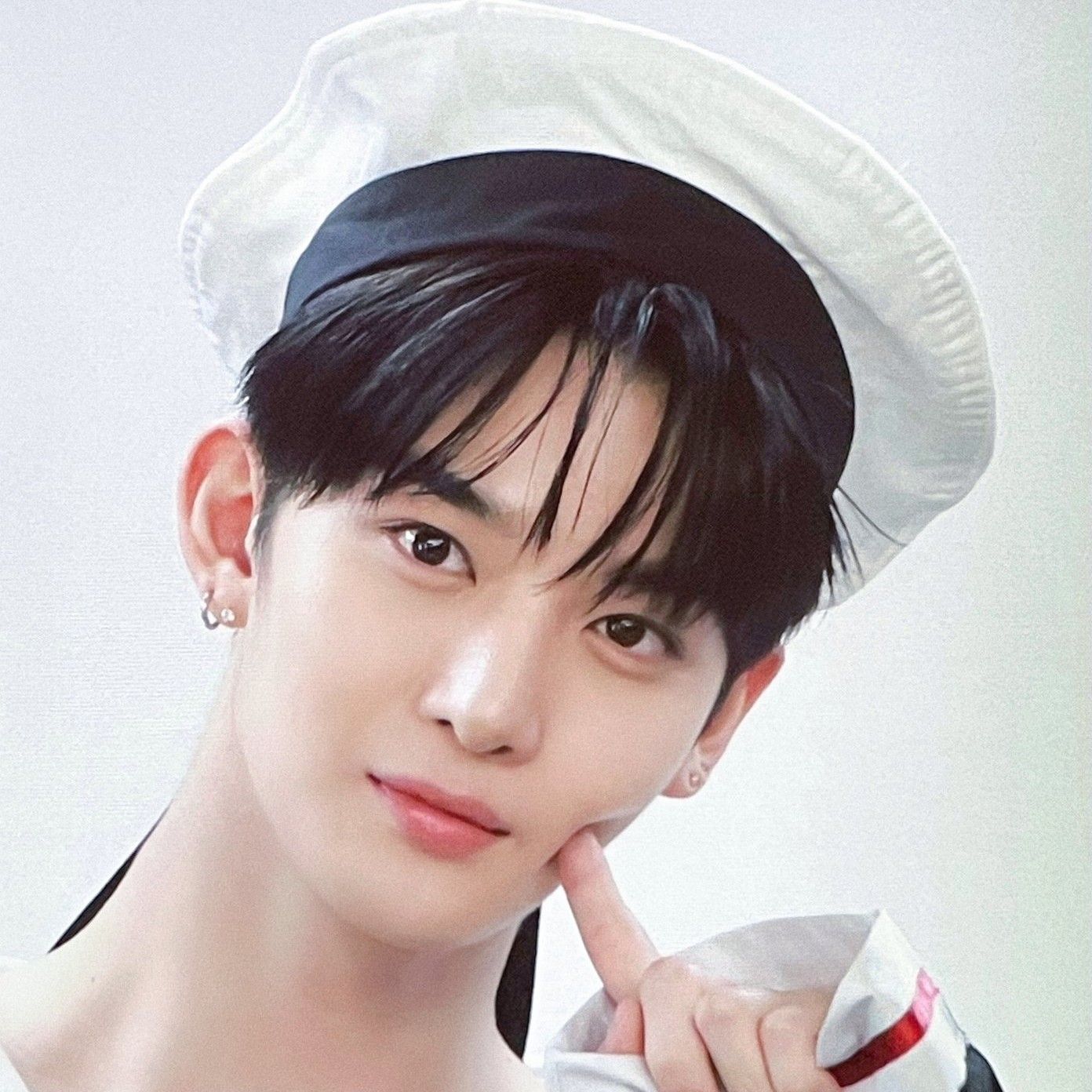 A moment captured by Bae Jinyoung's fan