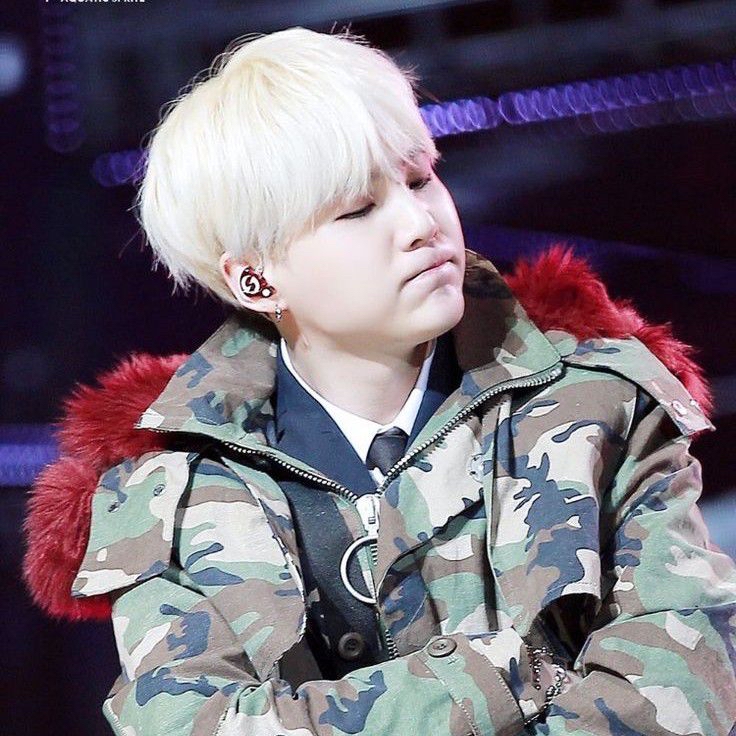 Foto terbaru SUGA (BTS)