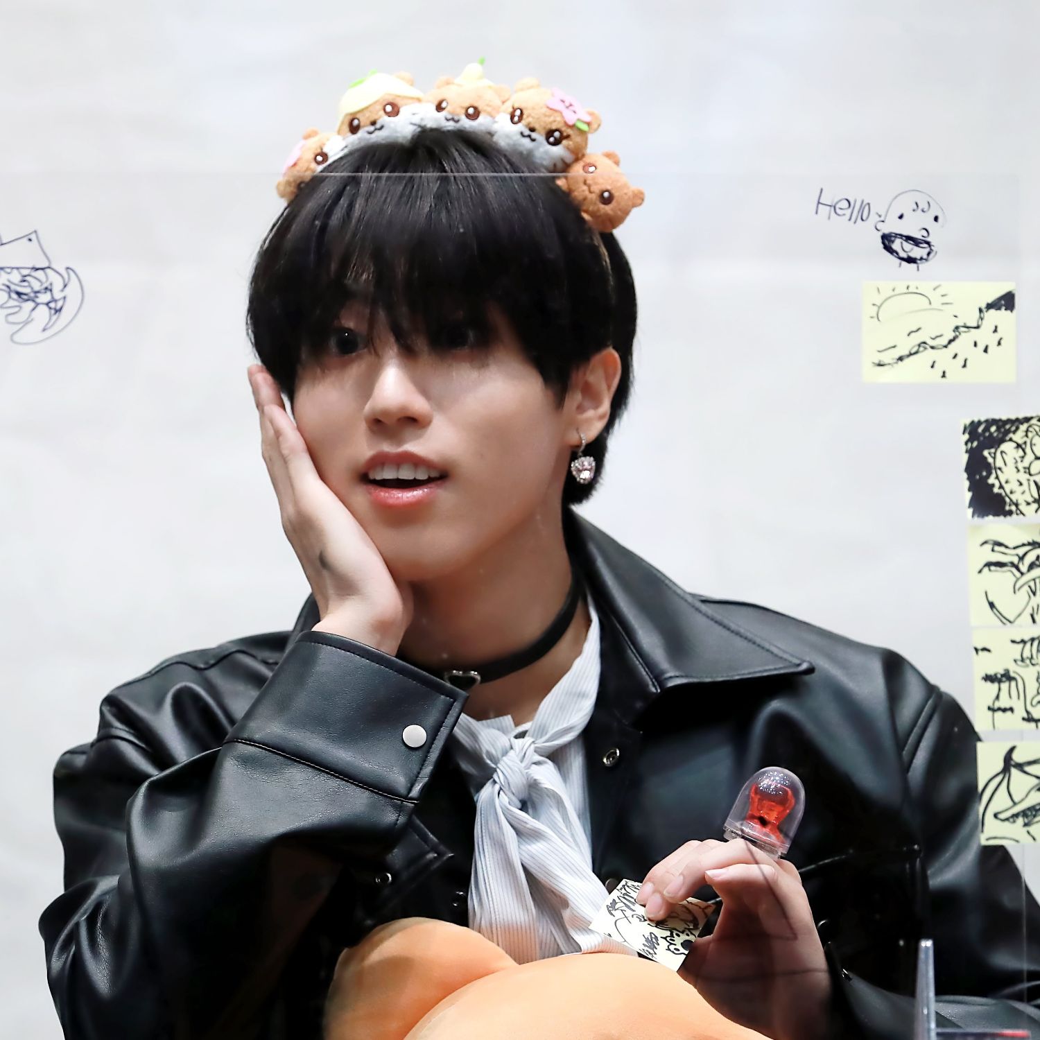 Foto aktivitas terbaru HAN (Stray Kids)