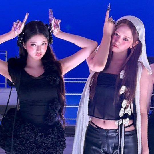 A moment captured by An Yujin (IVE)'s fan