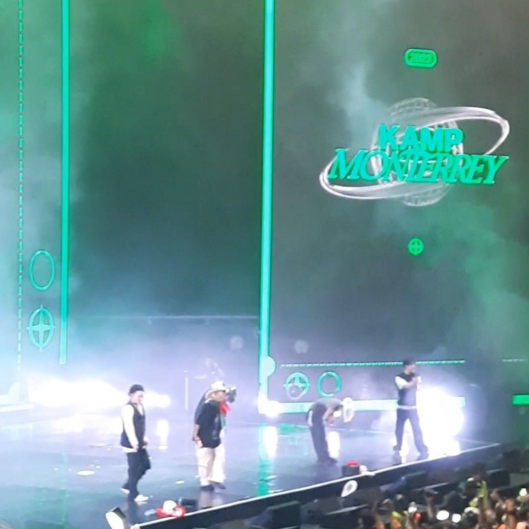 iKONの舞台裏ショット