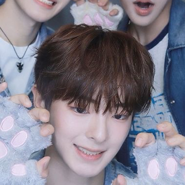 Behind-the-scenes cut of Kang Woojin