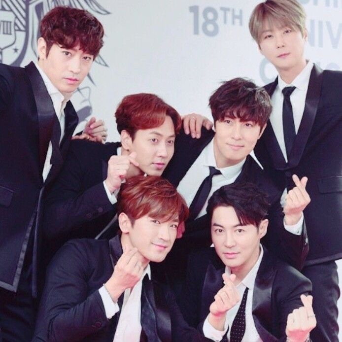A moment captured by SHINHWA's fan