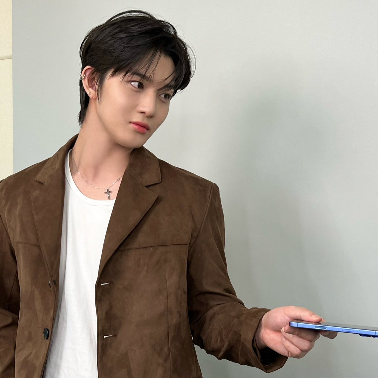 Foto aktivitas terbaru Bae Jinyoung