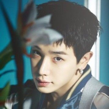 A moment captured by Wonho's fan