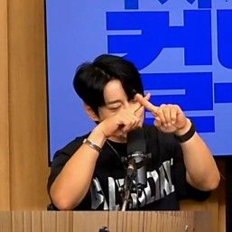 Behind-the-scenes cut of Hwang Chiyeol