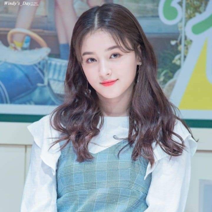 Recent activity shot of MOMOLAND