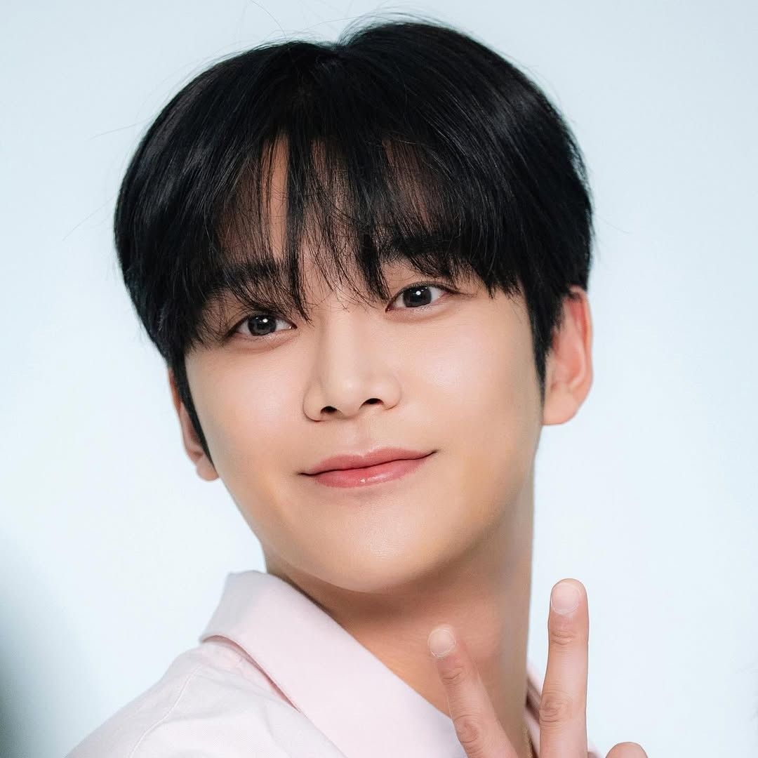 Recent activity shot of Rowoon