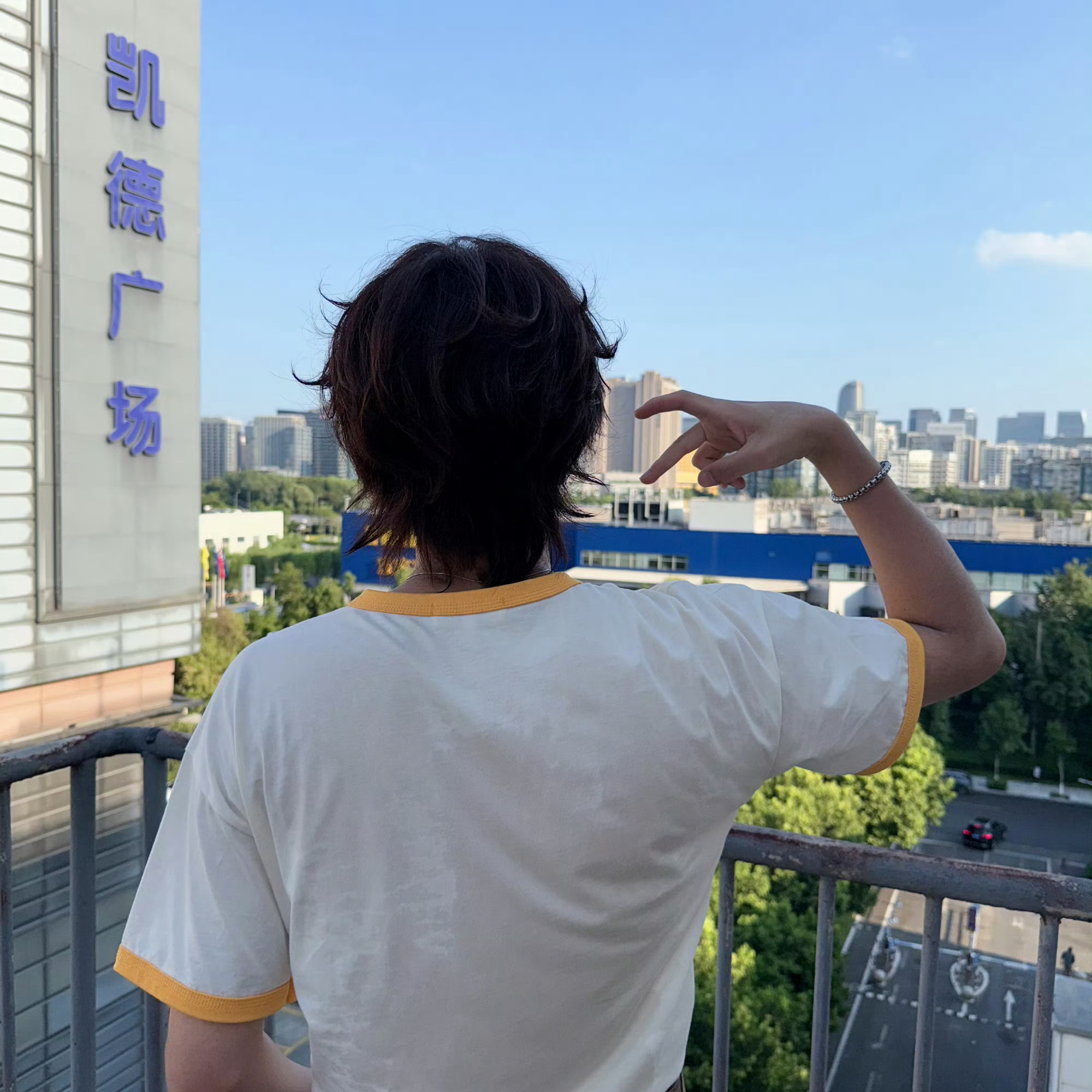 Behind-the-scenes cut of THI-O (NexT1DE)