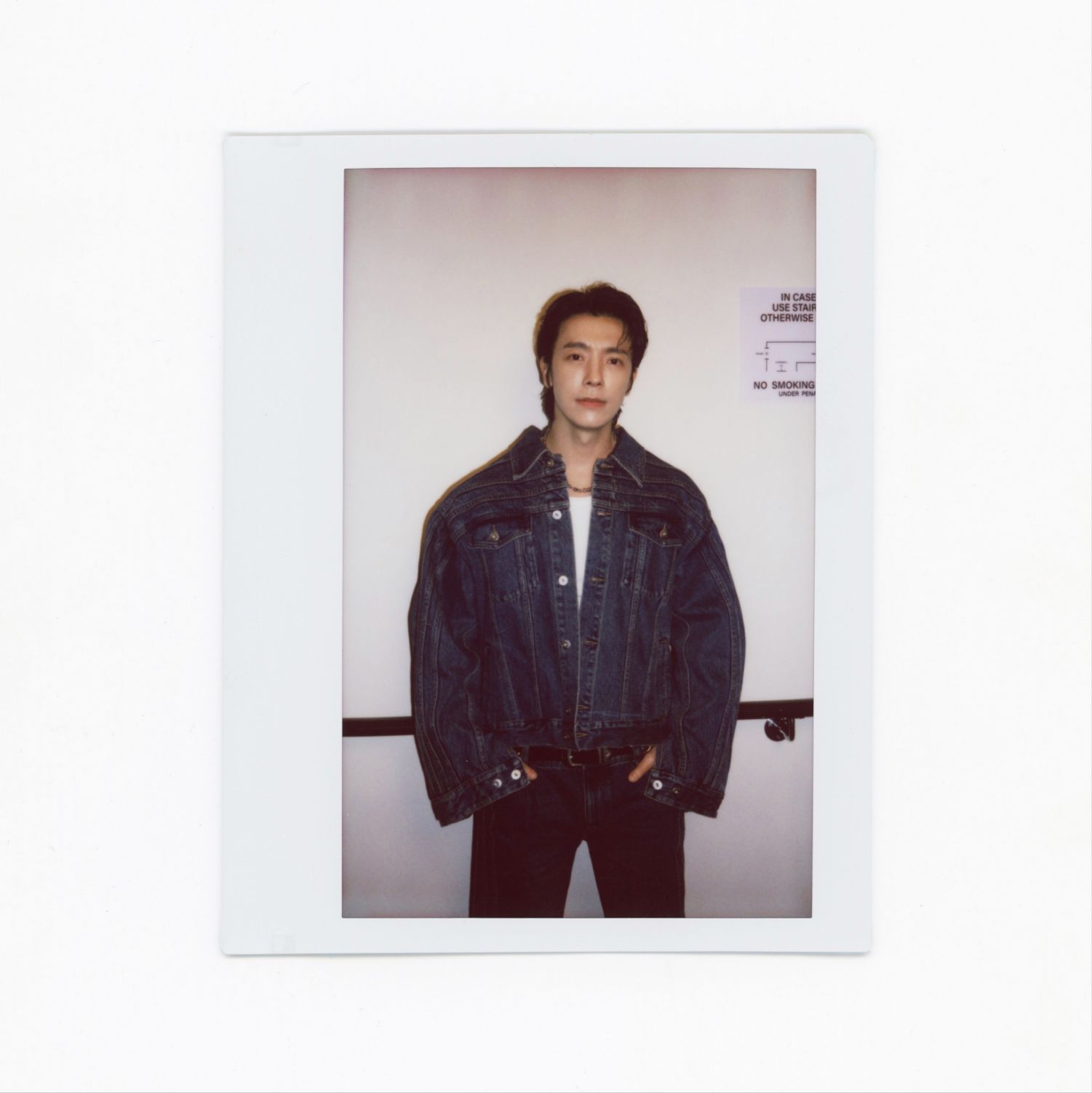 Behind-the-scenes cut of Donghae (Super Junior)