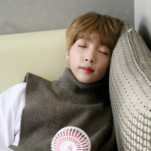 A moment captured by Jeong Sewoon's fan