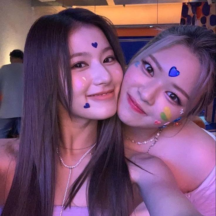 사나 (TWICE)의 비하인드 컷