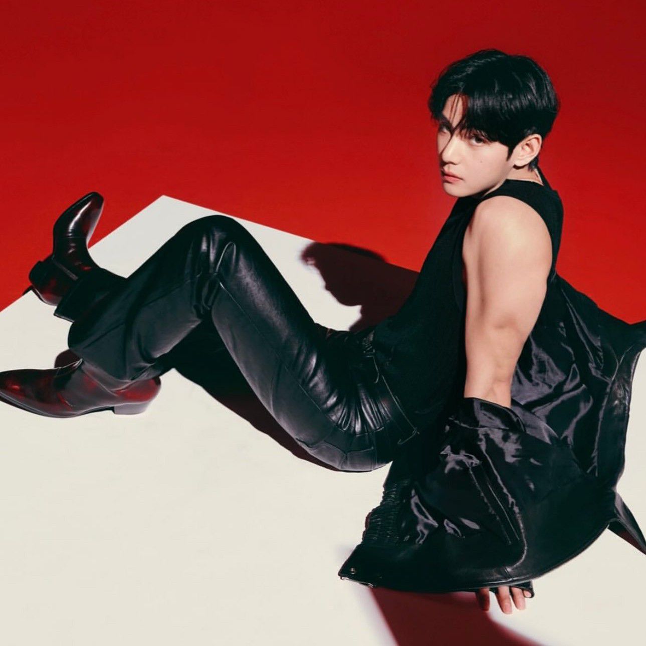 뷔 (방탄소년단)의 최신 사진