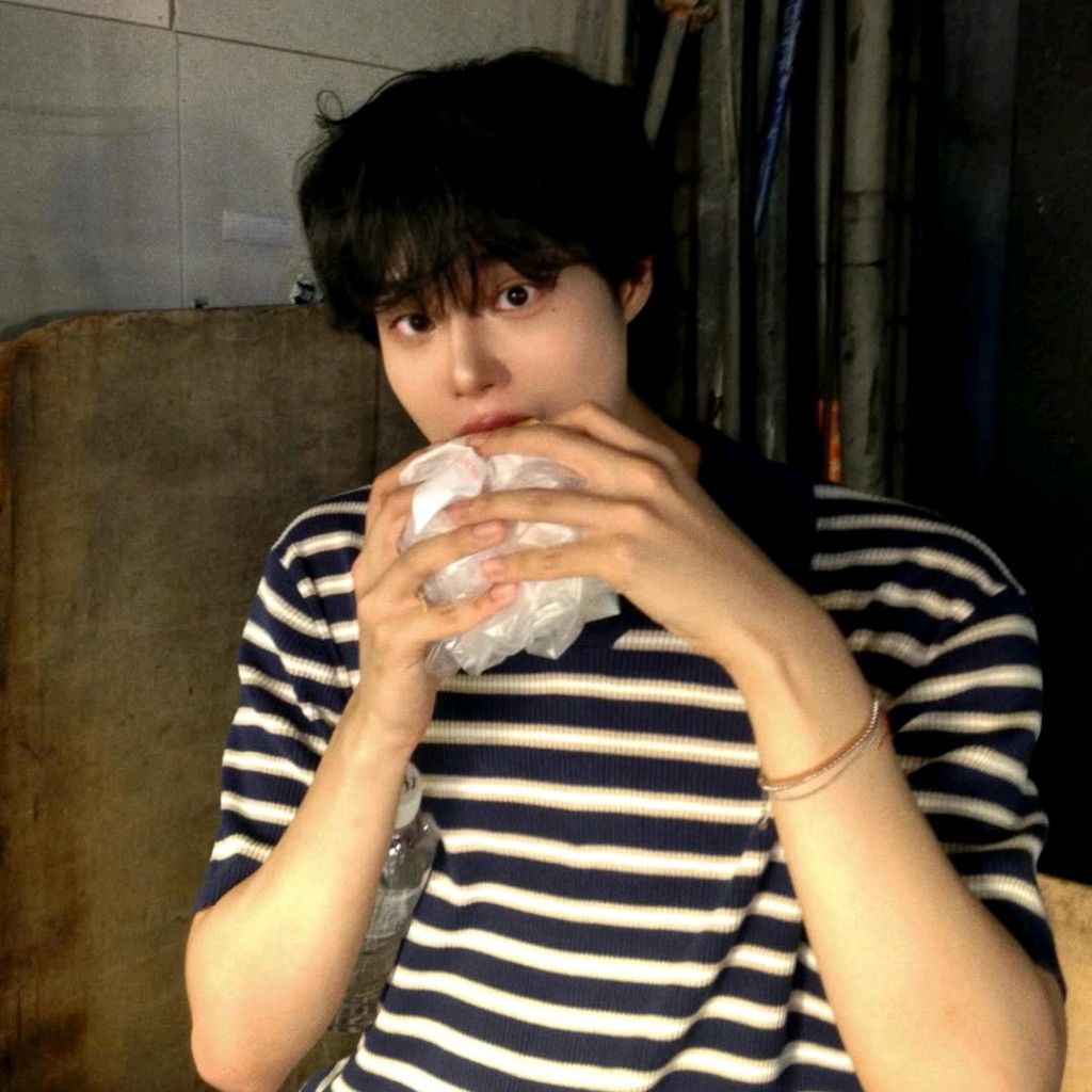 이대휘 (AB6IX)의 최신 사진