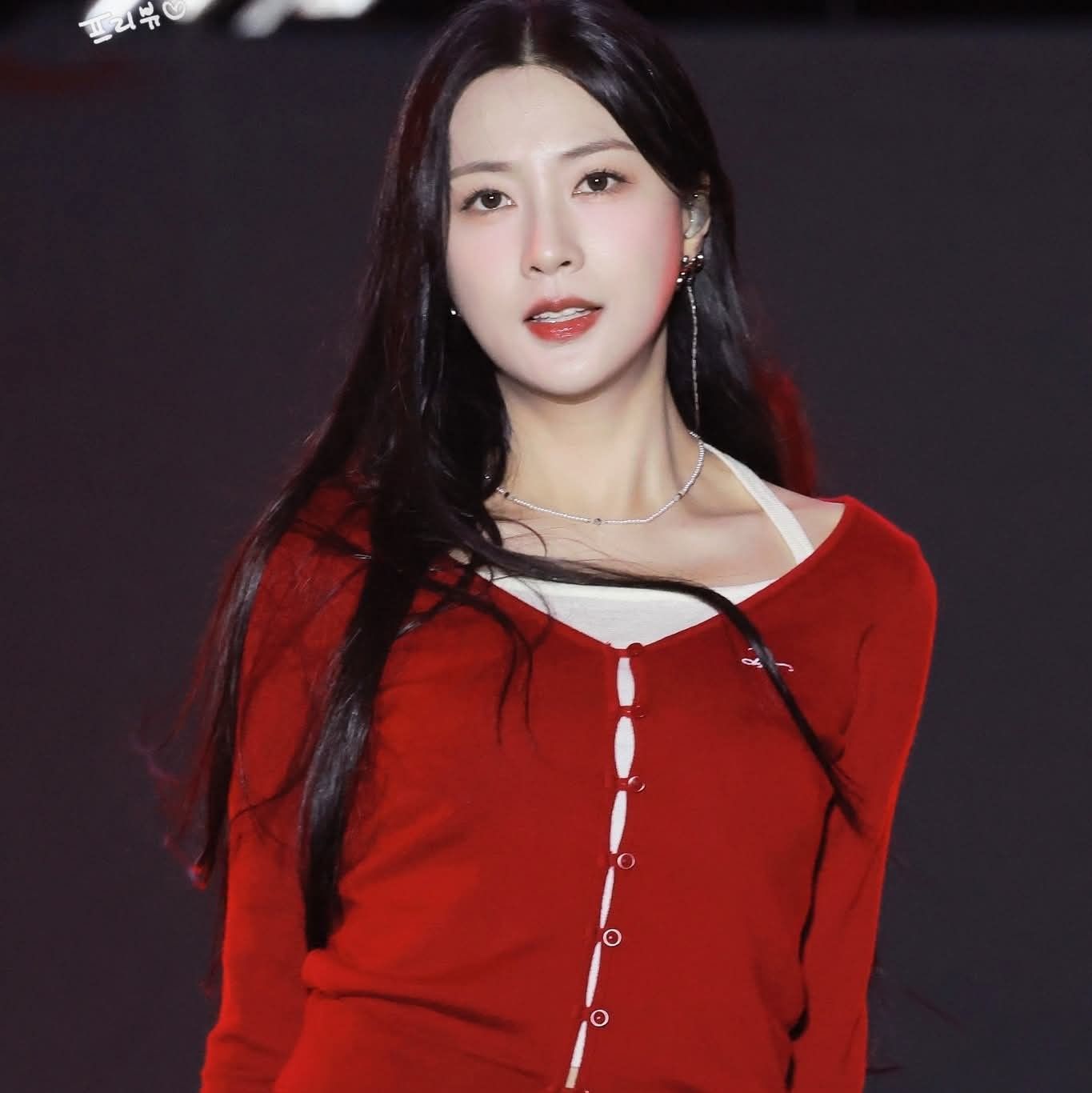 オ・ハヨン (Apink)の舞台裏ショット