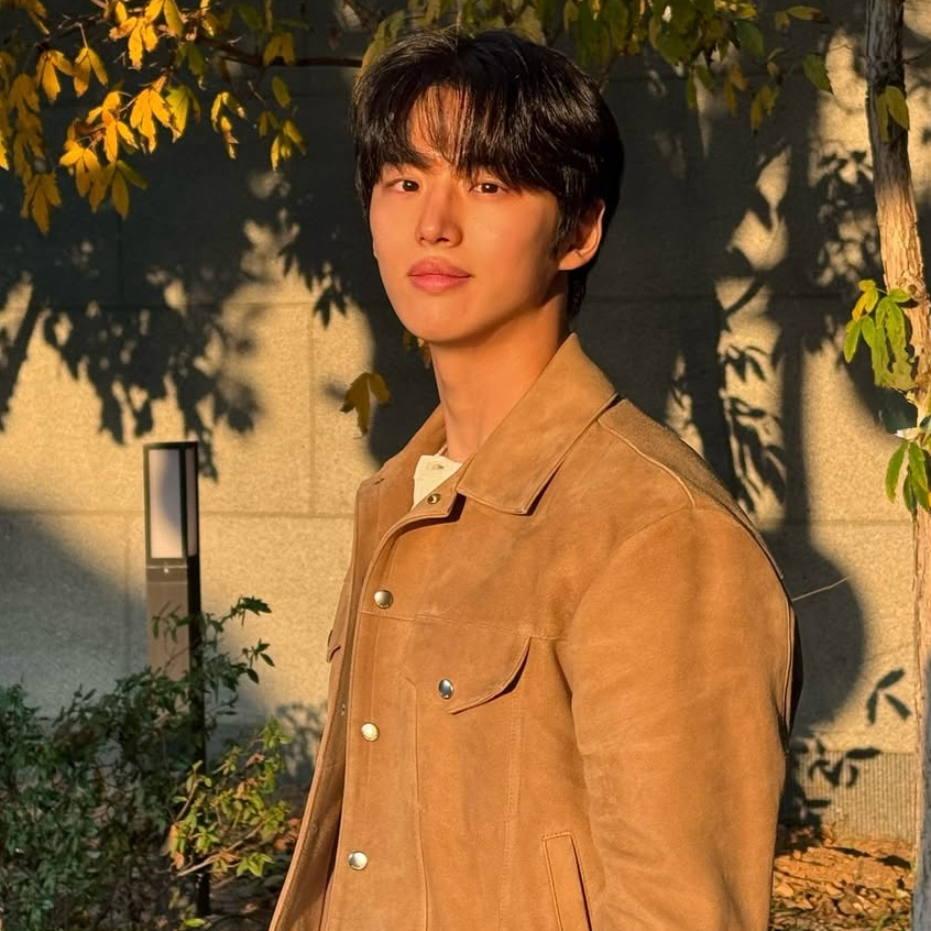 Foto terbaru Hongseok (PENTAGON)