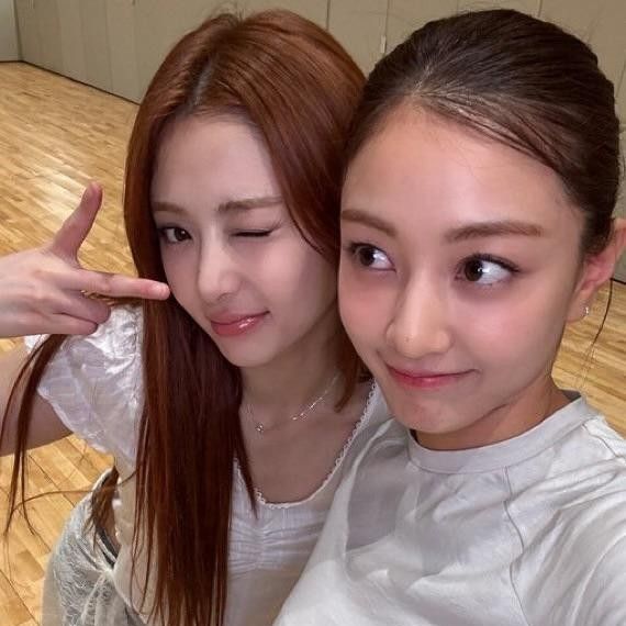 Recent activity shot of Jihyo (TWICE)