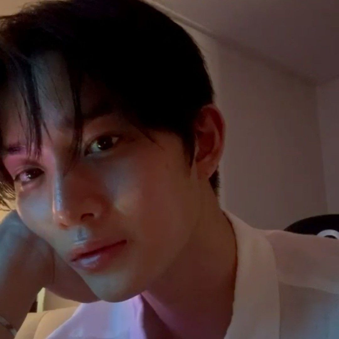 Latest photo of Bae Jinyoung