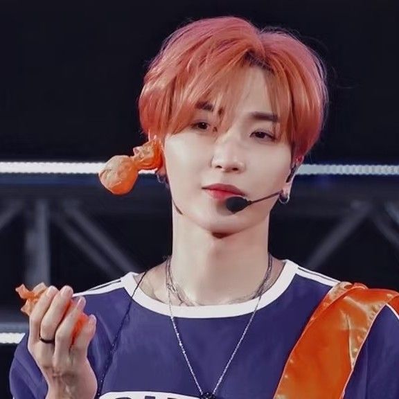 Behind-the-scenes cut of Leeteuk (Super Junior)