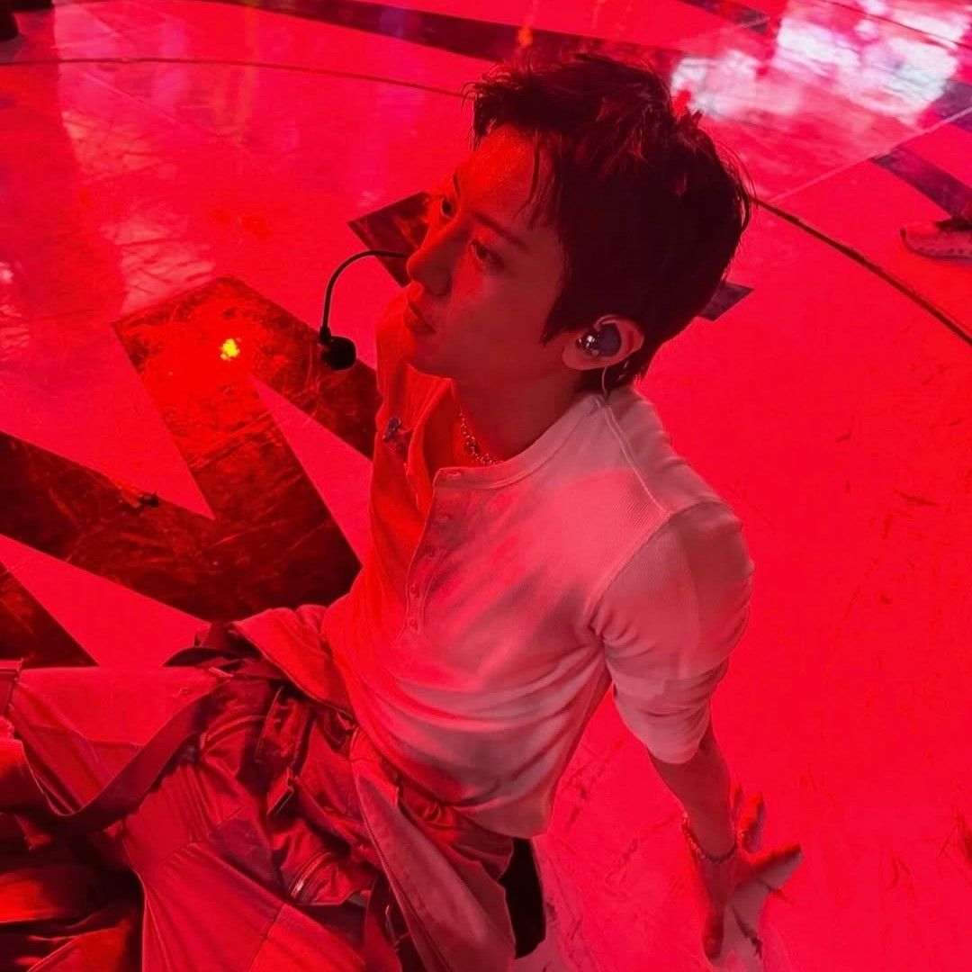 燦烈 (EXO)的最新照片