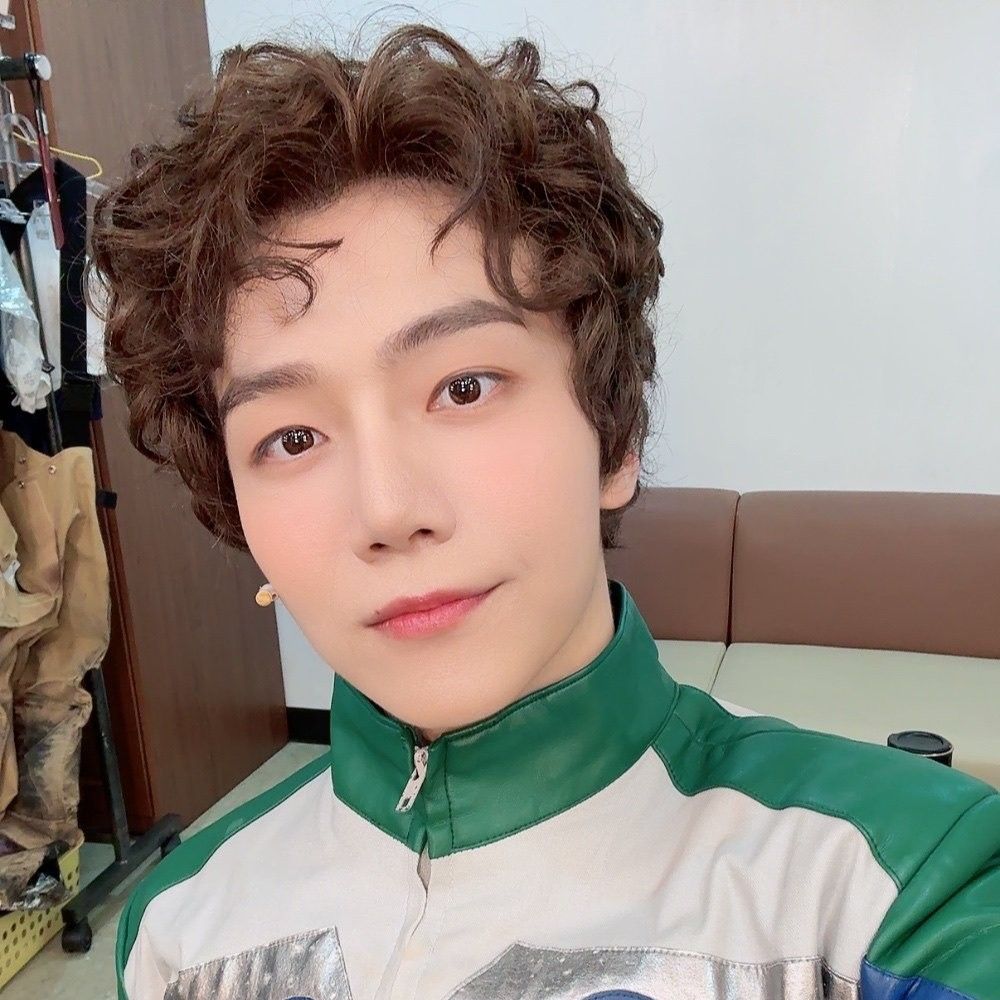 A moment captured by Jinho (PENTAGON)'s fan