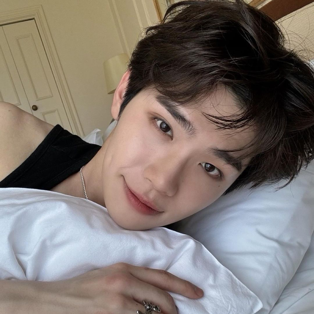 Recent activity shot of Kim Taerae (ZEROBASEONE)