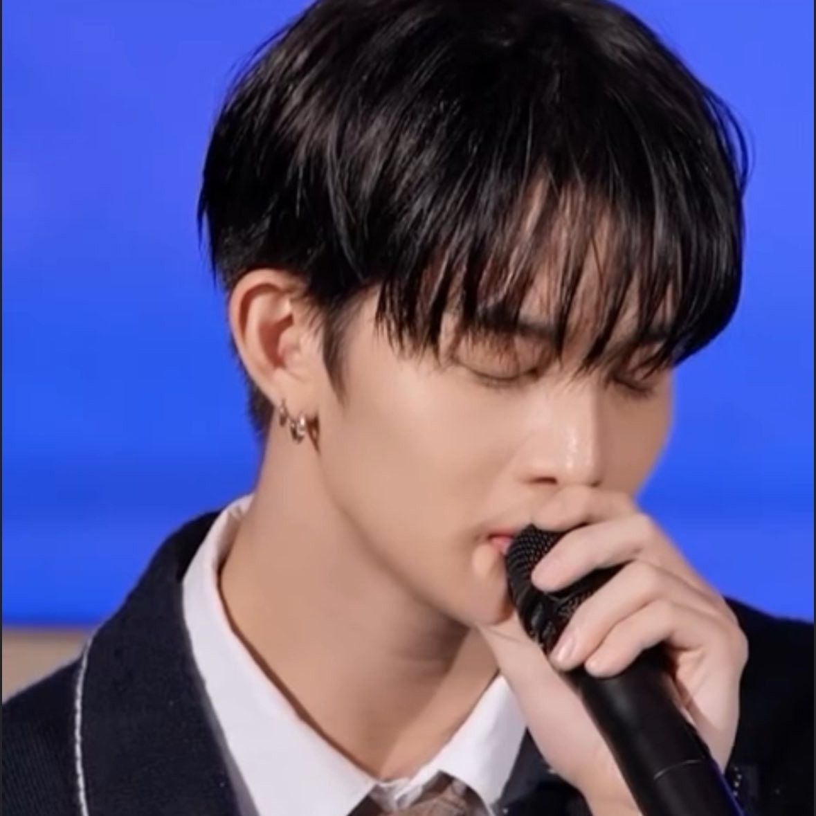 Potret di balik layar Bae Jinyoung
