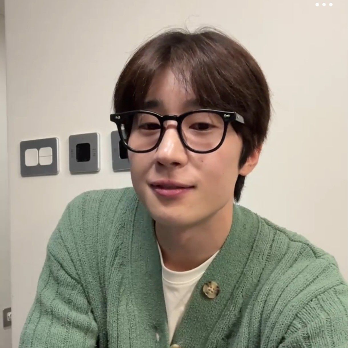 Behind-the-scenes cut of Han Seungwoo