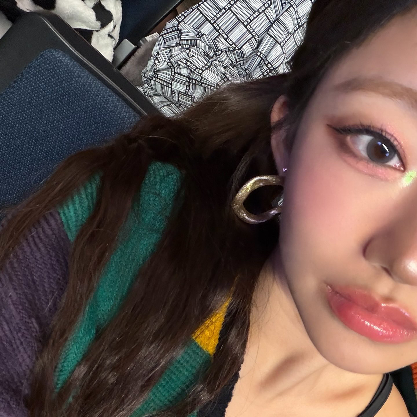 Behind-the-scenes cut of Julie (KISS OF LIFE)