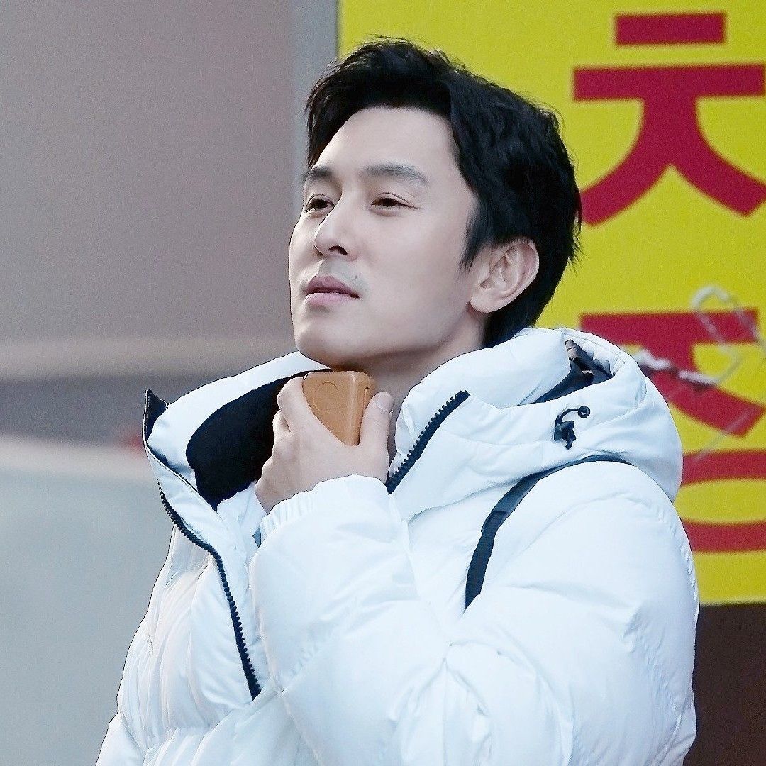 Latest photo of Kim Dongwan (SHINHWA)