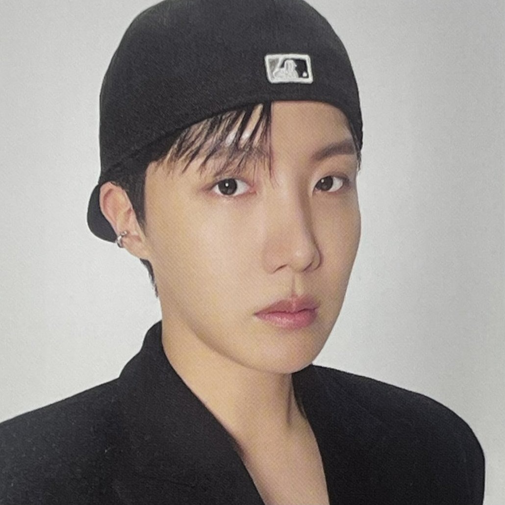 J-hope (防彈少年團)的最新活動照片