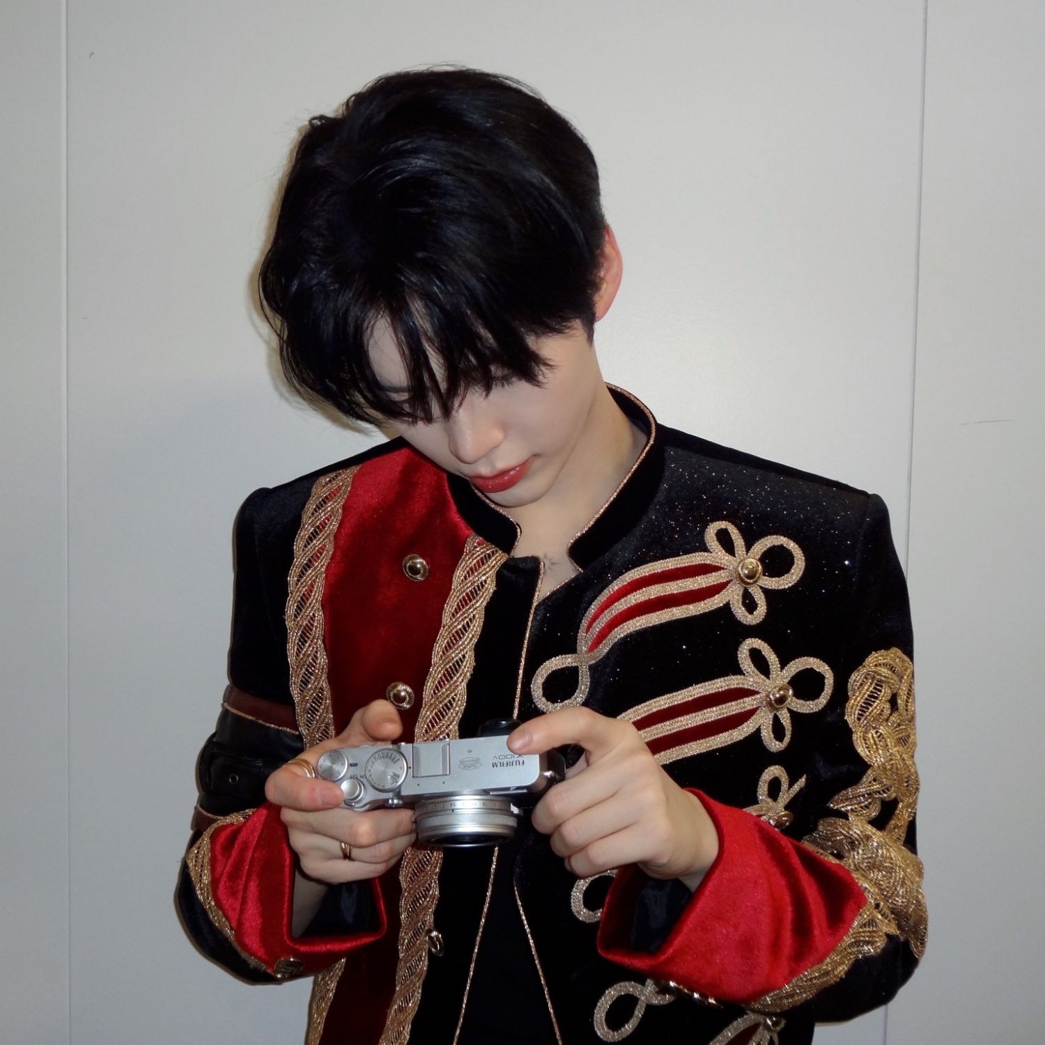 Recent activity shot of Sung Hanbin (ZEROBASEONE)