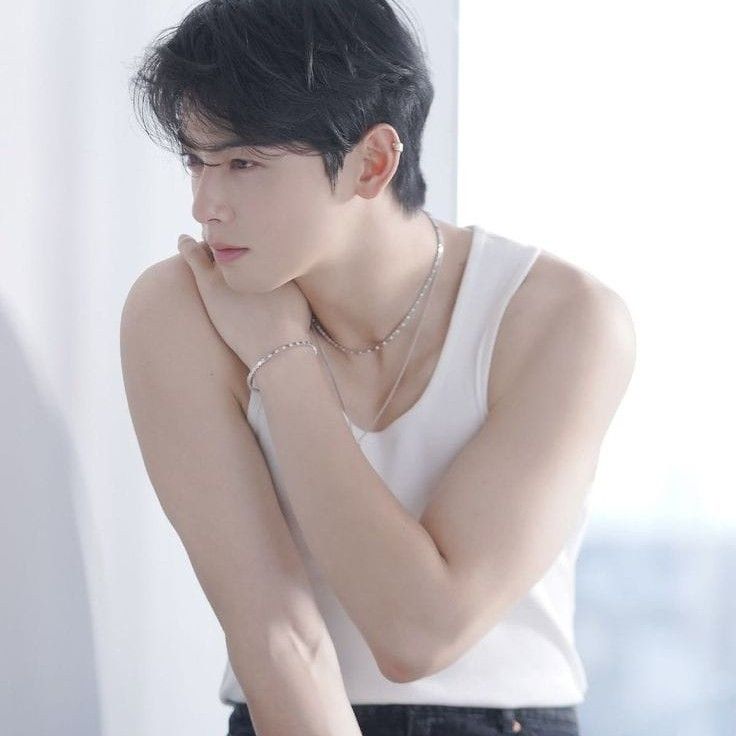 Latest photo of Eunwoo (ASTRO)