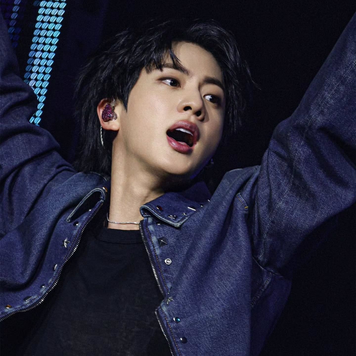 ジン (BTS)の最新写真